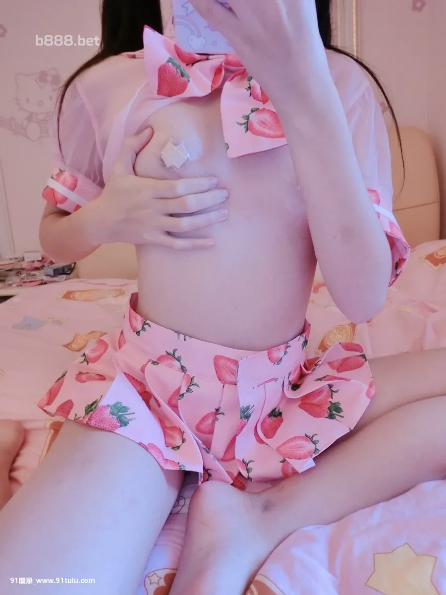 Cute loli girl in a strawberry costume show her sm [27P][写真 アルバム 50 枚]