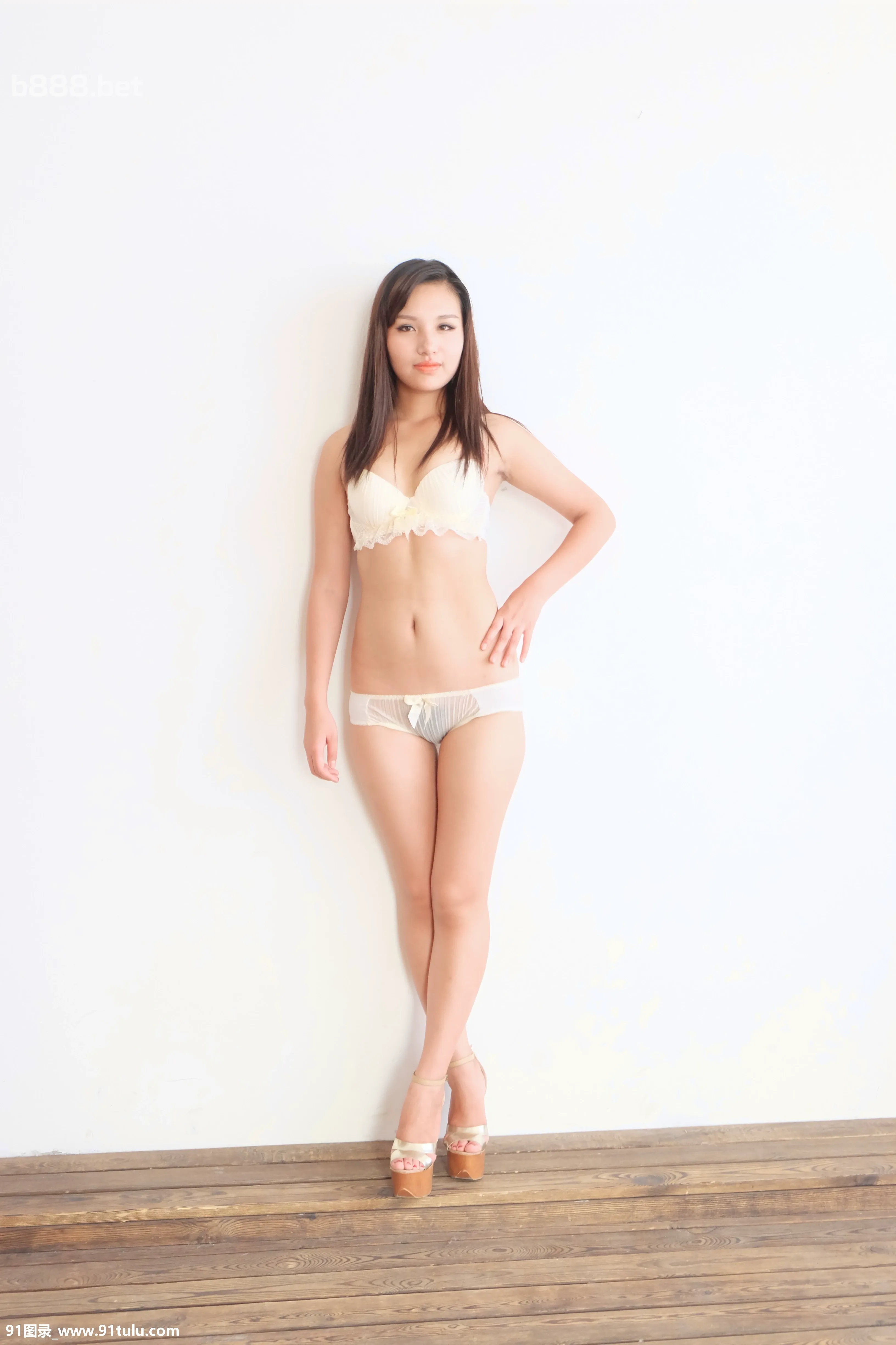 标志少妇各种内衣裸体展示 [95P][写真 太陽 光 撮り 方]